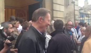 Bar-le-Duc : le gagnant des élections Bertrand Pancher arrive à l'hôtel de ville