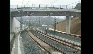 Les images de vidéo-surveillance du train qui déraille