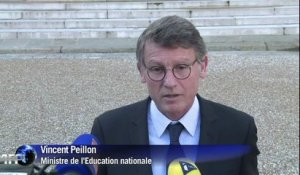 Rythmes scolaires: Vincent Peillon dénonce la "petite délinquance civique" des maires