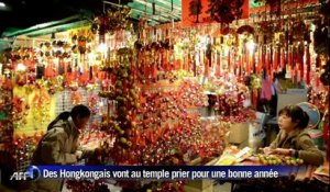 Les Hongkongais se rendent au plus grand temple pour le Nouvel An Lunaire