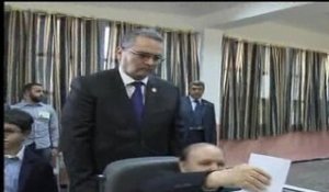 Algérie:Abdelaziz Bouteflika vote en fauteuil roulant - 17/04