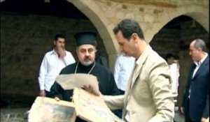 Bachar Al-Assad en visite dans la ville chrétienne de Maaloula pour Pâques