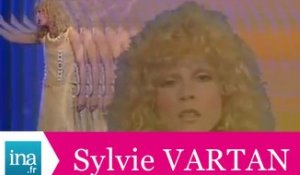 Sylvie Vartan "Arrête de rire" (live officiel) - Archive INA