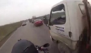 Ce motard restera patient dans un bouchon la prochaine fois