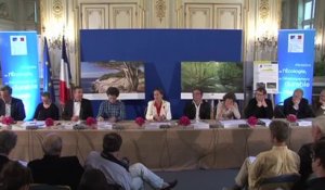 Mme Ségolène Royal lance la dynamique  « Terre saine, communes sans pesticide »