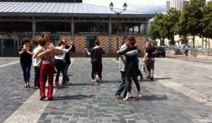 Flash mob tango place des Lices