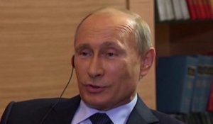 Poutine ne veut pas "débattre avec les femmes" - ZAPPING ACTU DU 05/06/2014