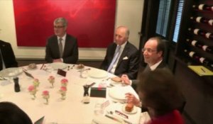 Double dîner diplomatique pour François Hollande