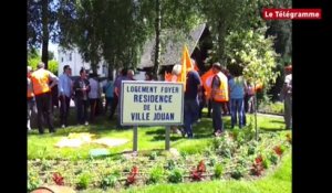 Châteaulin. Prise en charge des aînés : la CFDT du Finistère manifeste