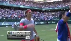 Tennis - Drôle, Roger Federer oublie qu'il avait gagné le match !