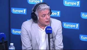 "Les politiques sont très contents de rentrer aux Guignols"