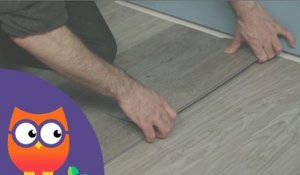 Comment poser des dalles PVC à clipser (Ooreka.fr)