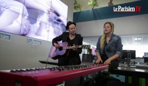 Louane chante «Jour 1» en live au Parisien
