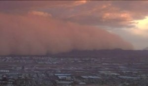 Une gigantesque tempête de sable balaie l'Arizona