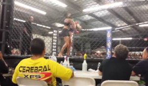 K.O en 5 sec : combat de Female MMA qui se termine très vite!