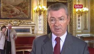 Henri de Raincourt cumule «une petite partie» de sa retraite de sénateur et son salaire de ministre