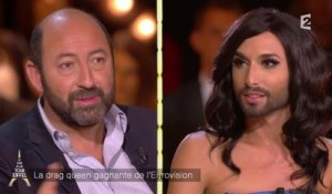 Kad Mérad parle de tolérance avec Conchita Wurst - Un Soir à la Tour Eiffel