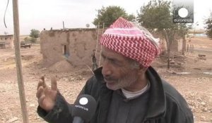 Des Syriens de Kobané vivent dans des maisons abandonnées turques