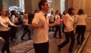 "Flash Mob Momies" au palais des Beaux-Arts de Lille