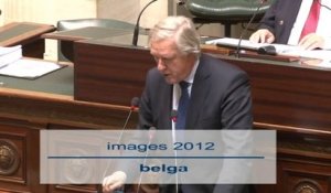 Bacquelaine attaque Di Rupo sur "l'incertitude qui nuit à la Belgique"