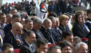Le roi Albert II et la reine Paola saluent le nouveau pape