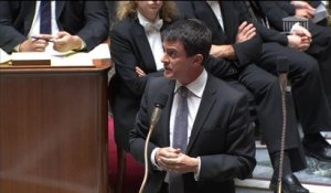 Pour Valls, Filoche "ne mérite pas" de rester au PS