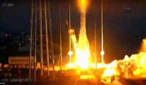 Explosion de la fusée Antares en plein vol