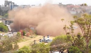 FAIL G20 : Un hélicoptère du G20 provoque une tempête de poussière qui va recouvrir l'autoroute