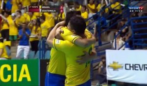 Futsal – La passe décisive du talon de Falcao