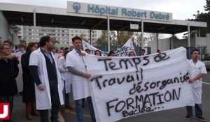Reims : les internes en médecine manifestent