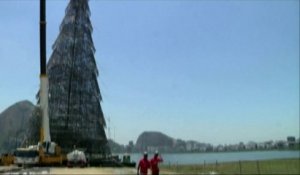 Un sapin de Noël flottant de 85 m de haut à Rio