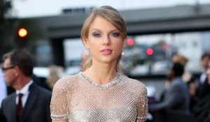 Taylor Swift Shocks Fans With Early Christmas Gifts
