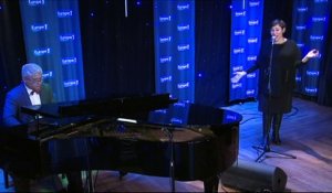 Pink Martini chante « Sympathique » en live