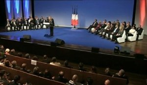 Congrès du FN : quand Marine Le Pen parle d'immigration, la foule scande "rentrez chez vous"