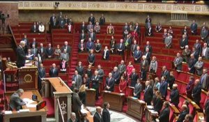 Minute de silence et hommage de Valls à Jacques Barrot à l'Assemblée