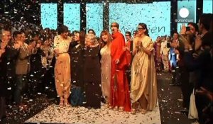 Tradition et modernité fusionnent à la semaine de la mode au Pakistan