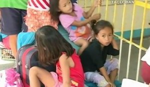Les Philippins se préparent à l'arrivée d'un "super-typhon"