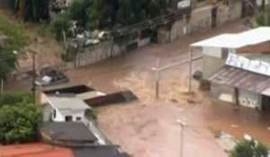Brésil : des pluies diluviennes provoquent le chaos à Sao Paulo