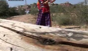 Dheladi Marag Me Kyo Byahi | Rajasthani Video | Lok Geet