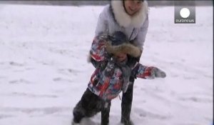 Une tempête de neige sème le chaos à Moscou
