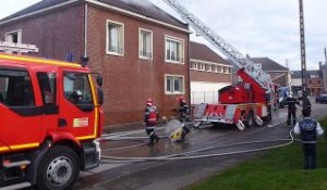 Grandvilliers : incendie rue de la Cense