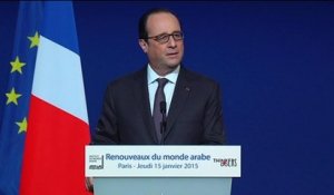 Hollande évoque une Syrienne proclamant à Alep "Je suis Charlie"