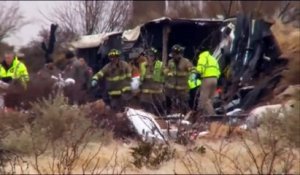 8 prisonniers et 2 gardiens meurent dans la collision de leur bus avec un train