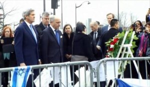 L'hommage de John Kerry aux victimes des attentats