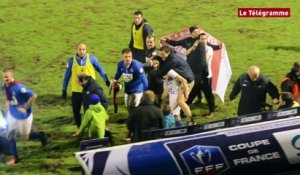 Football Aider Les Ados Prometteurs A Garder La Tete Sur Les Epaules Sur Orange Videos