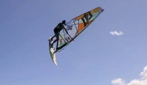 Kai Lenny élu windsurfeur de l'année