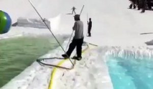 Fail du jour : elle se ramasse en waterski