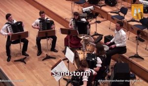 Sandstorm de Darude jouée à l'accordéon
