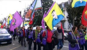 Les femmes kurdes marchent pour Öcalan et Kobané