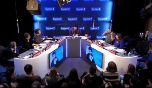 Duel de blagues sur les petites personnes – Cyril Hanouna